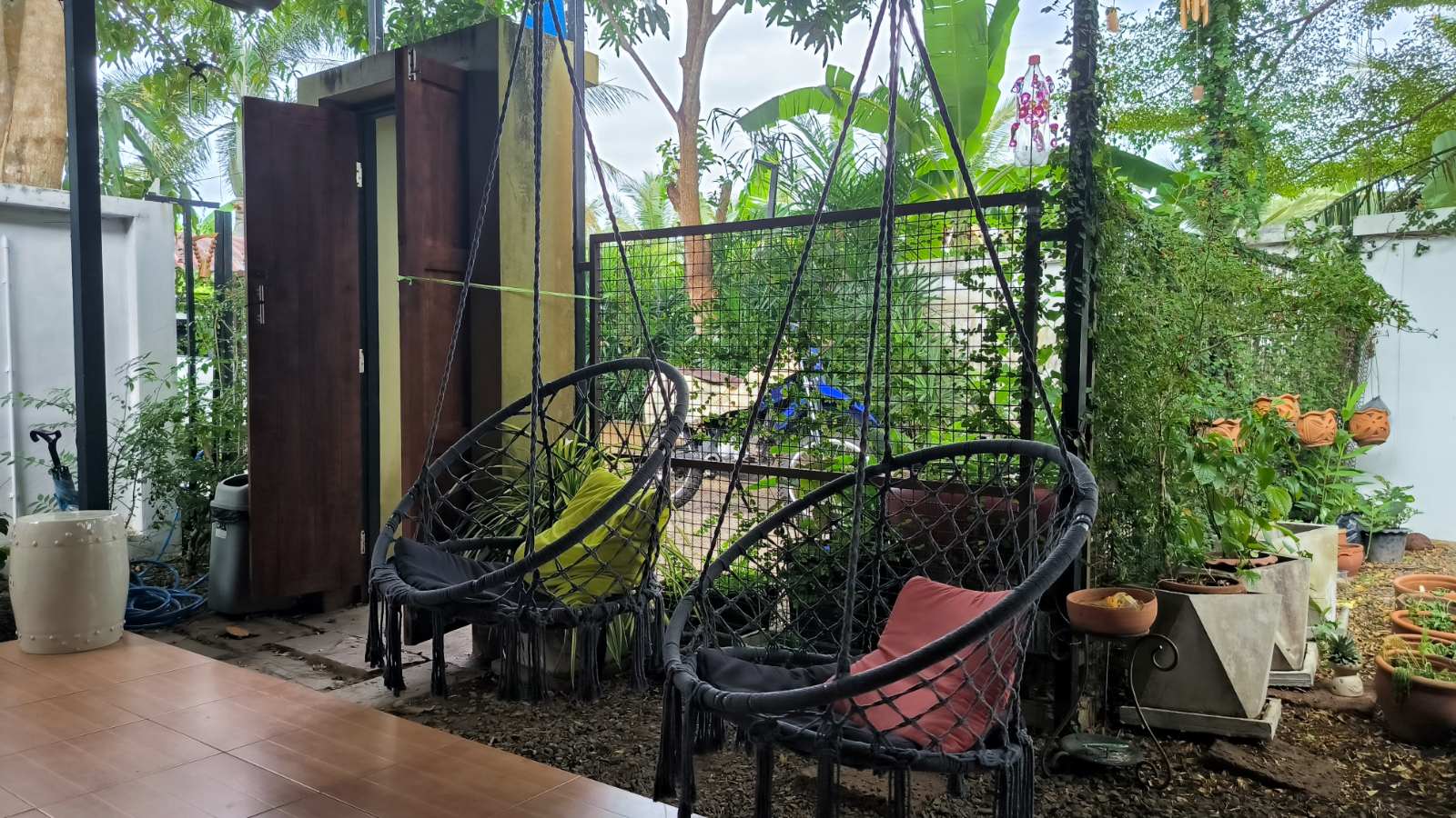 RMR_hanging-chairs_0